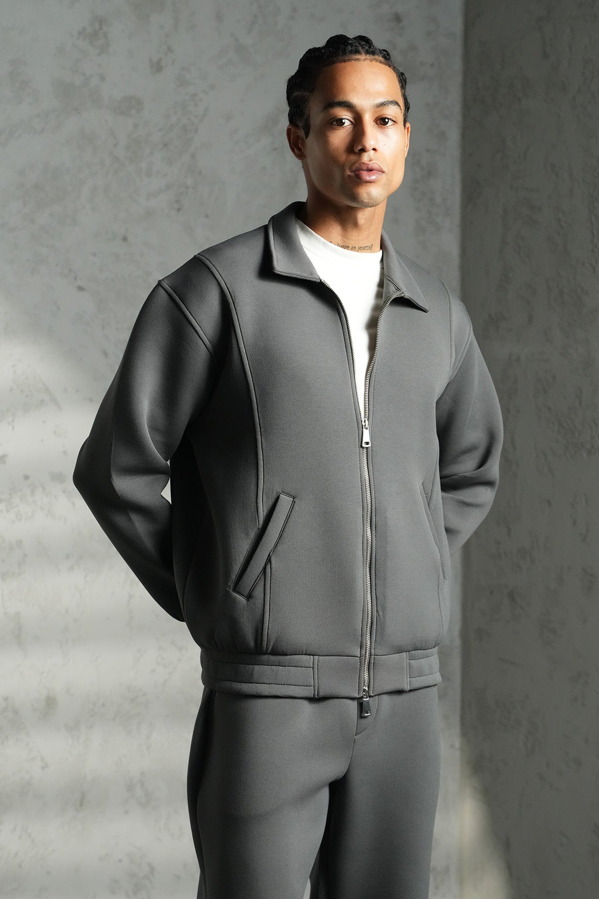 ENSEMBLE NÉOPRÈNE ANTHRACITE JOGGING ET VESTE COL MONTANT