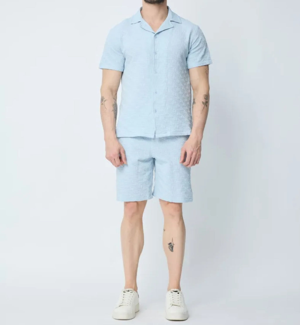 Ensemble chemise et short bleu claire