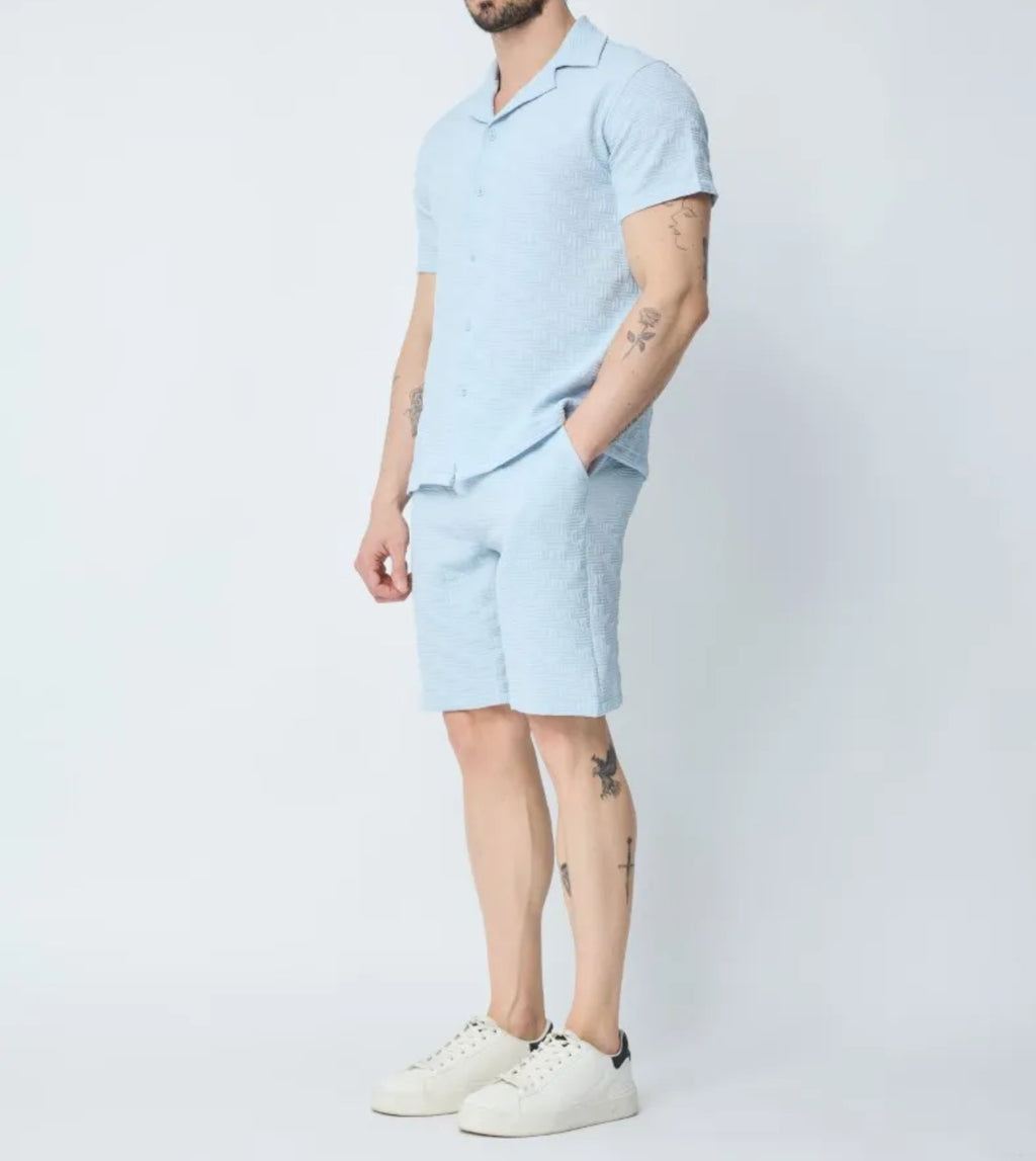 Ensemble chemise et short bleu claire