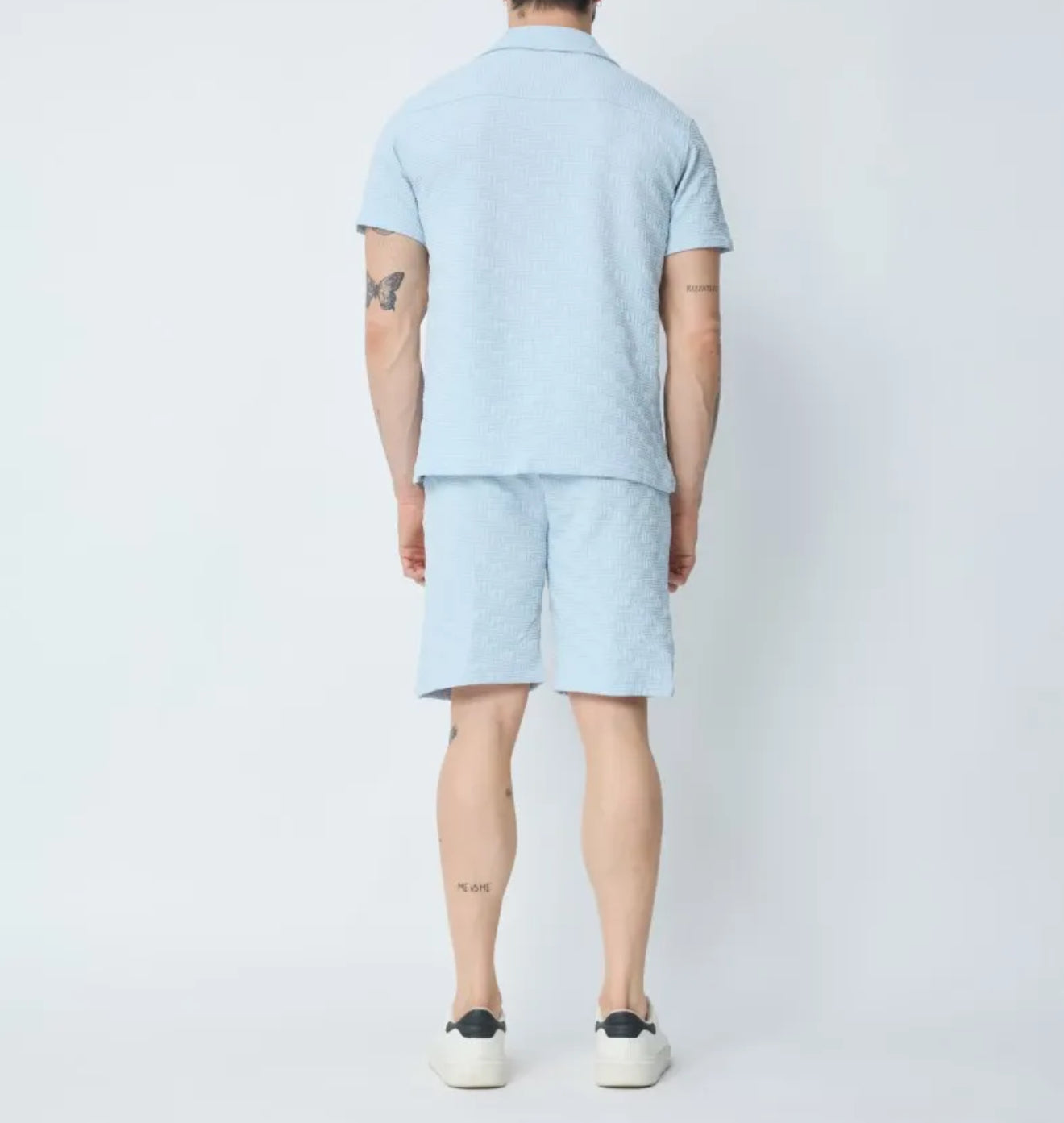 Ensemble chemise et short bleu claire