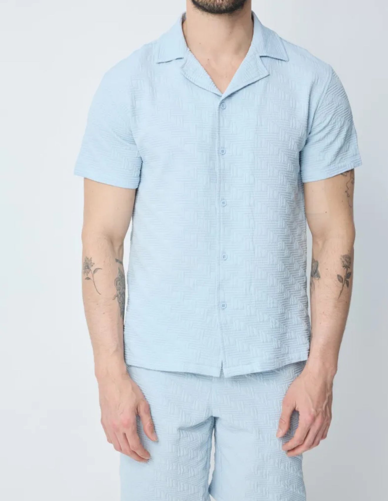 Ensemble chemise et short bleu claire