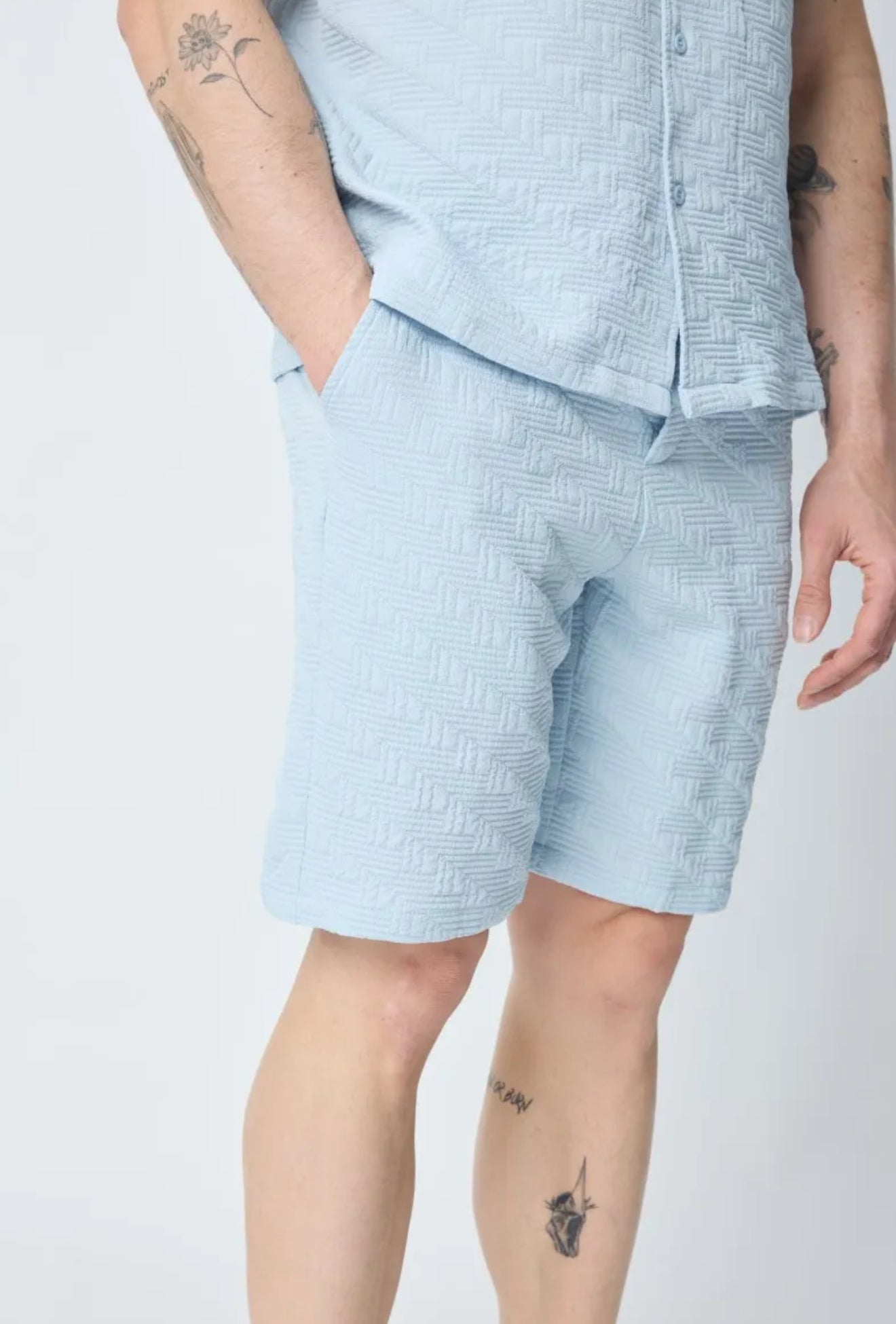 Ensemble chemise et short bleu claire