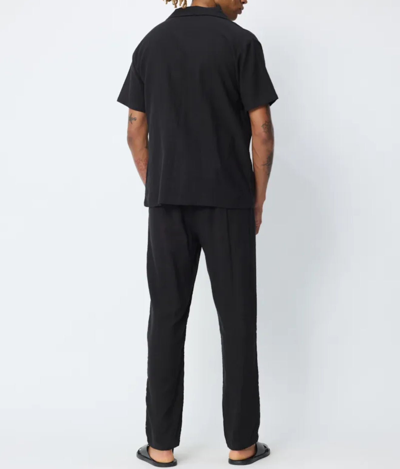 Ensemble noir en lin