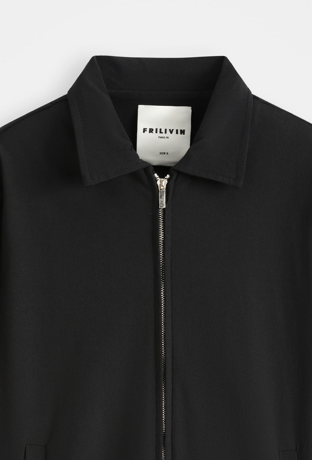 ENSEMBLE NOIR AVEC VESTE ZIPPÉE À COL