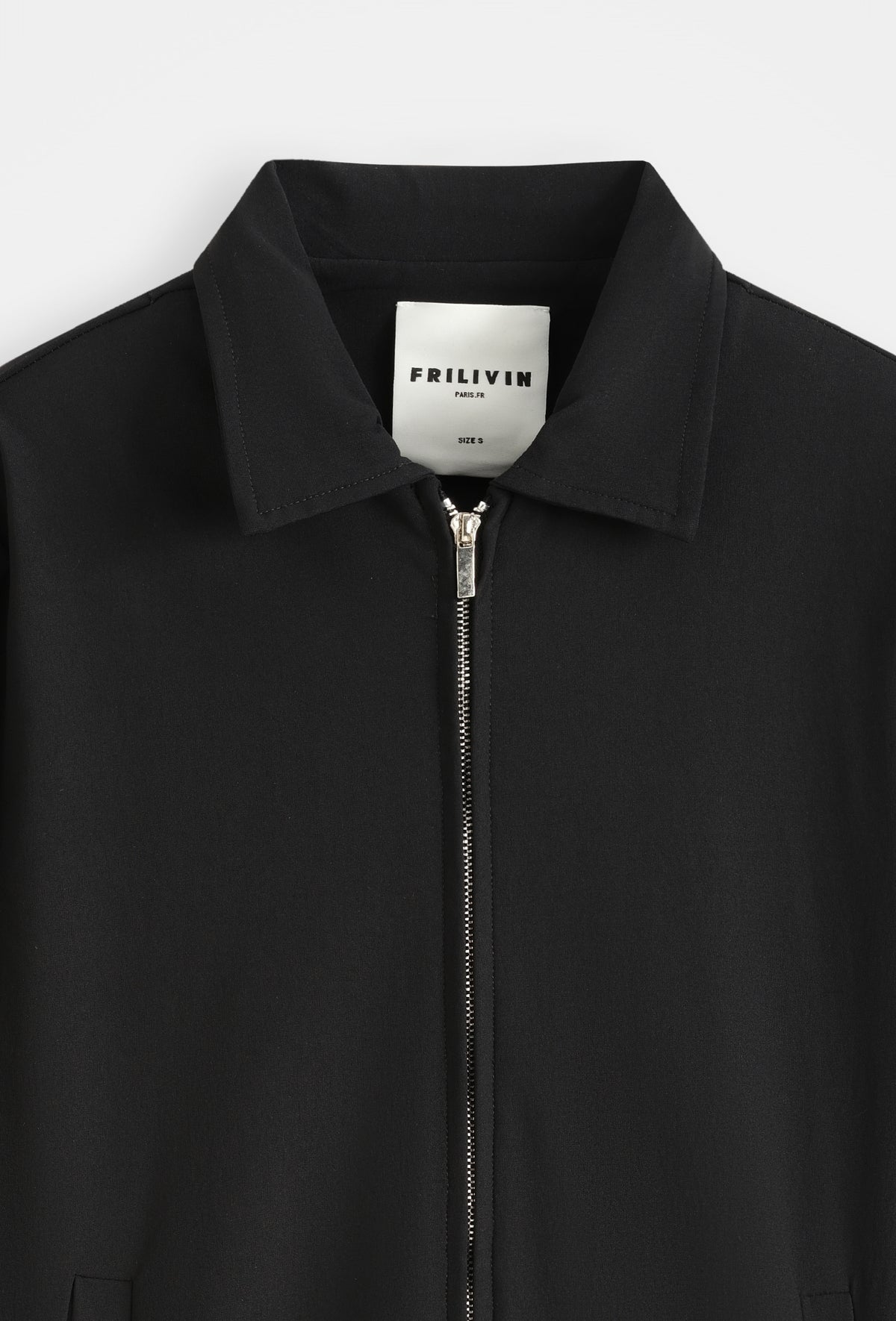 ENSEMBLE NOIR AVEC VESTE ZIPPÉE À COL